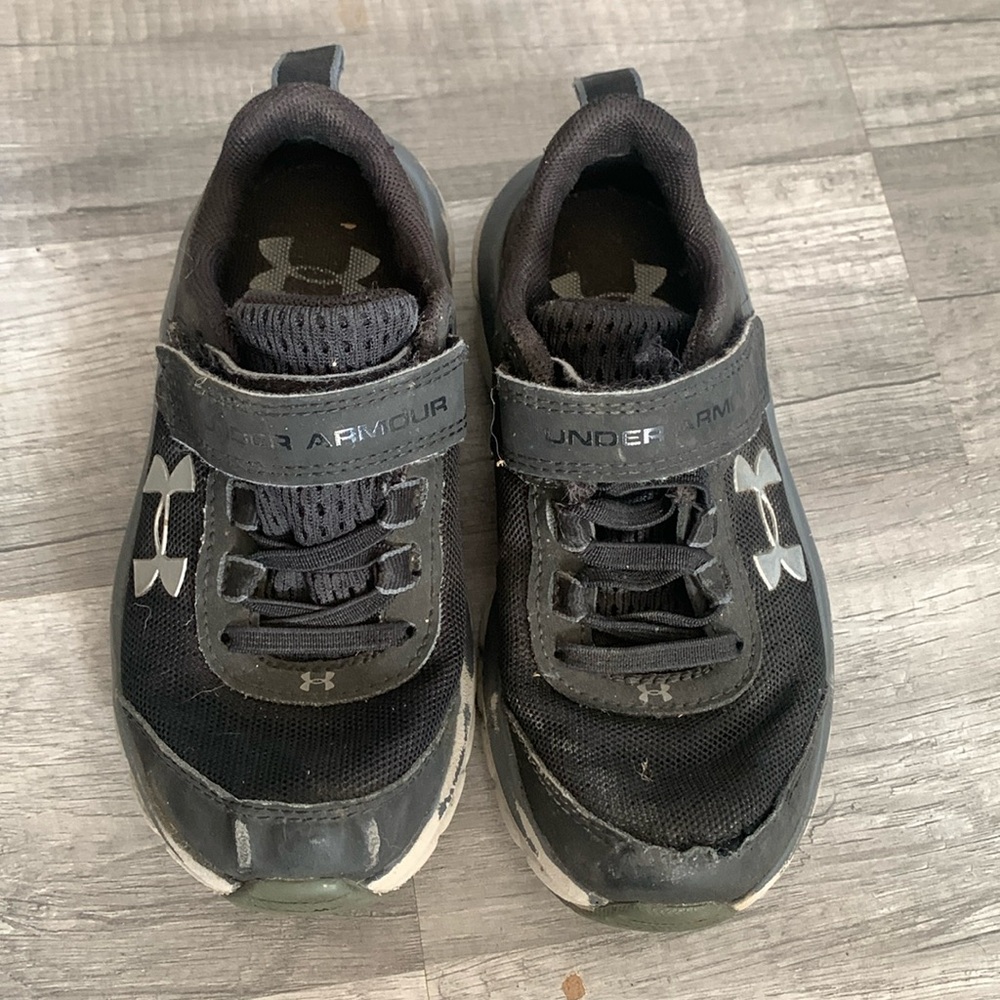 Boys Under Armor Velcro slip on sneakers